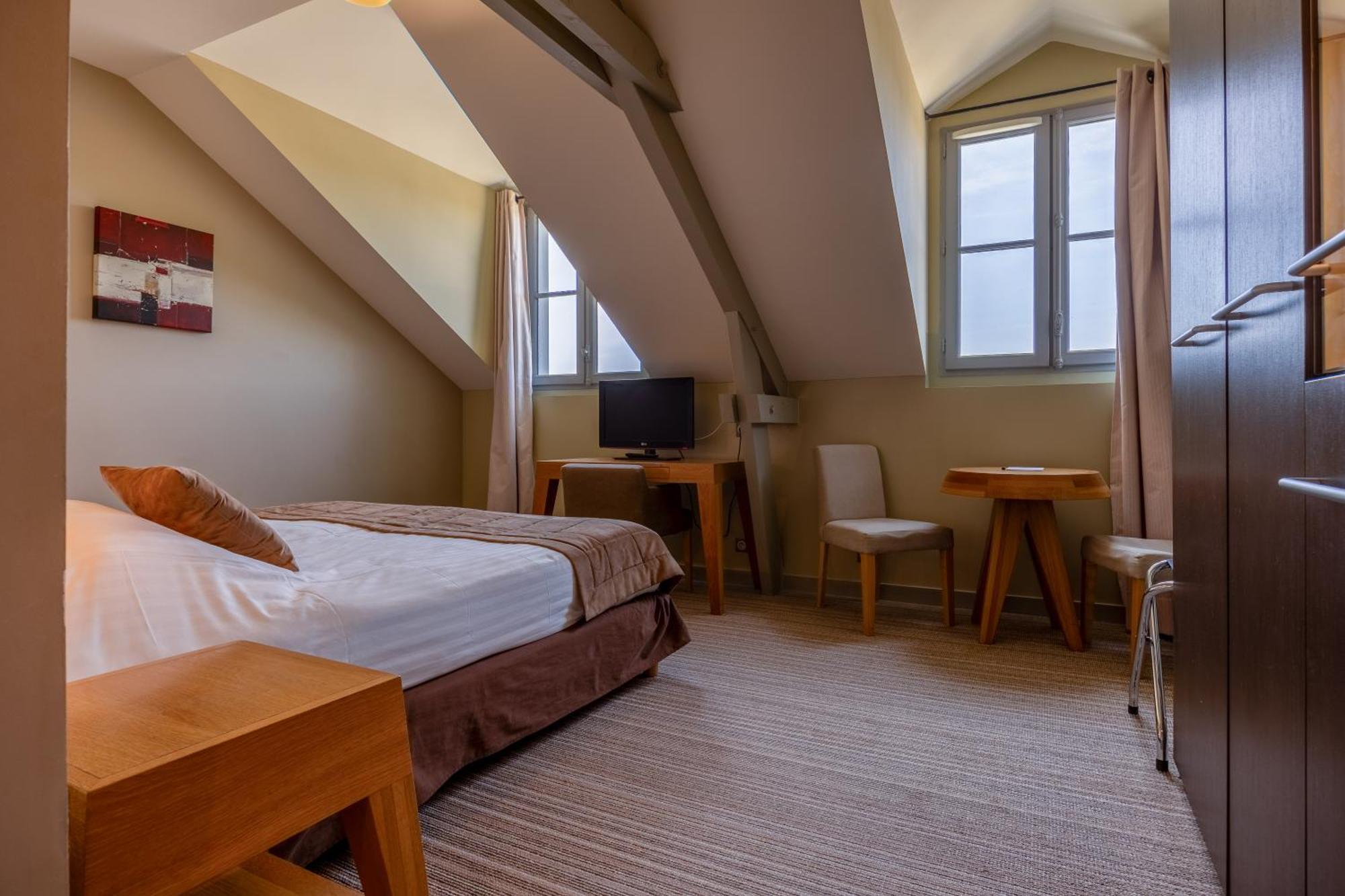 Hotel Et Spa Du Chateau Lagord Rom bilde